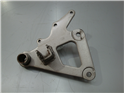 SOPORTE ESTRIBO DELANTERO DCH. - SUZUKI GS E 500 1989-2001